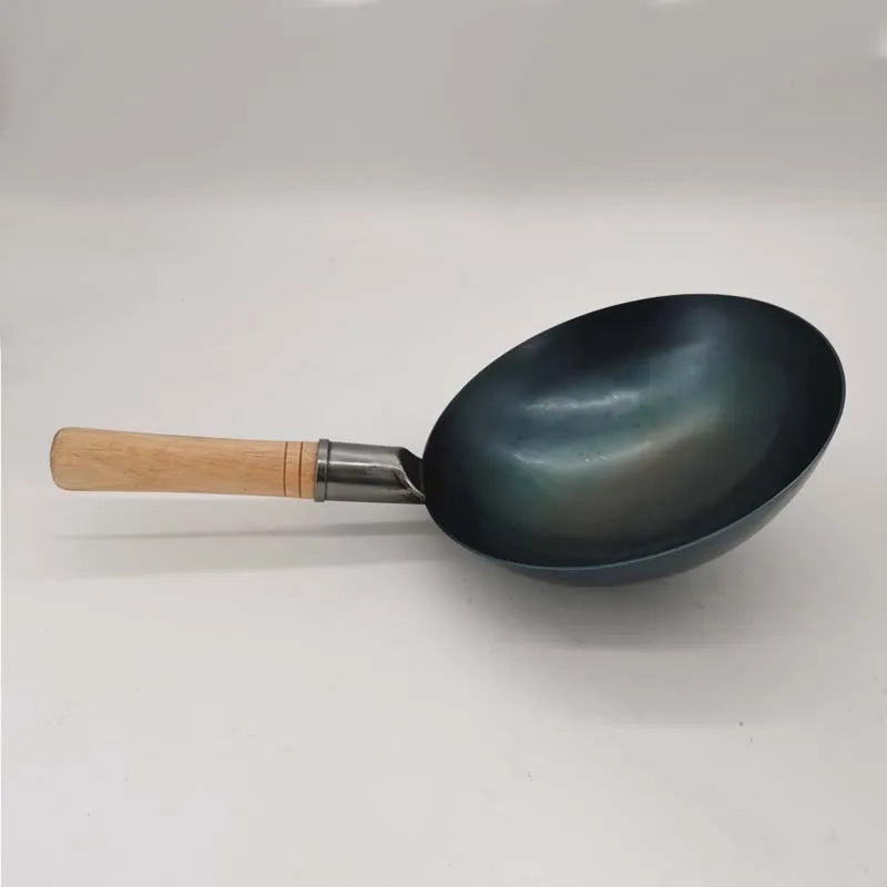 🥢 مقلاة ووك من الحديد المطاوع من بيلالونغ – صغيرة الحجم ومتينة، مناسبة لشخص أو شخصين.