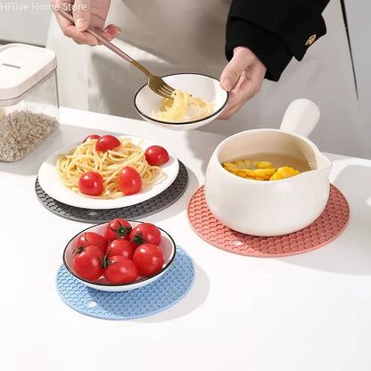 🔥 Thickened Honeycomb Silicone Insulation Pad – Modern, Safe & Multi-Purpose! 🍵✨
