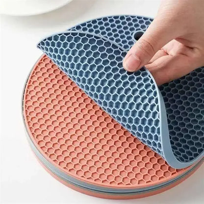 🔥 Thickened Honeycomb Silicone Insulation Pad – Modern, Safe & Multi-Purpose! 🍵✨