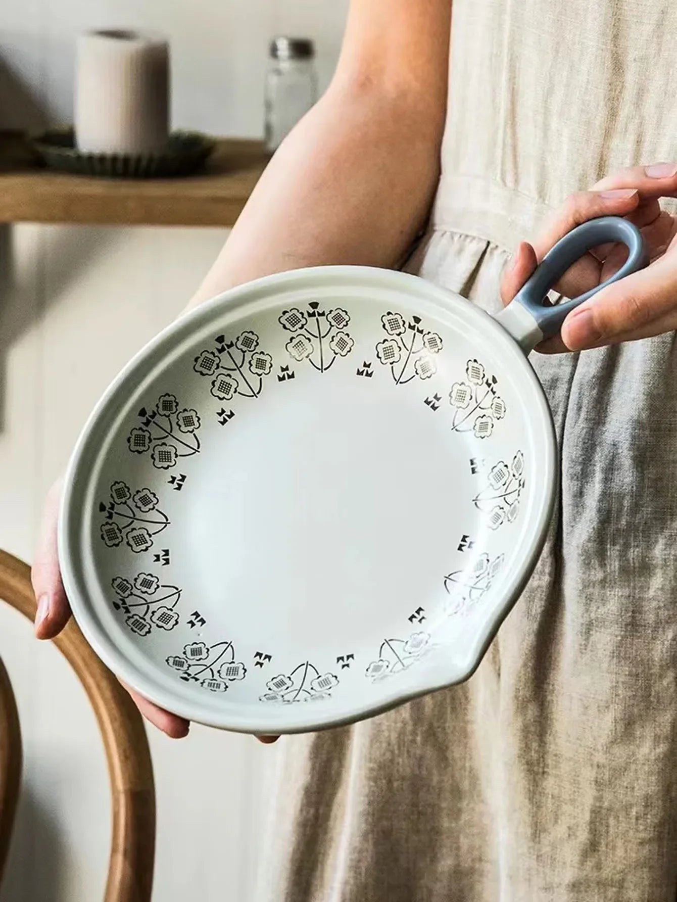 🍳 Ceramic Non-Stick Frying Pan – Versatile & Stylish Cookware! ✨